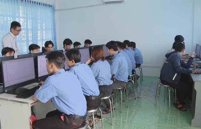 Tập trung nguồn lực đầu tư giáo dục nghề nghiệp (13-12-2023)